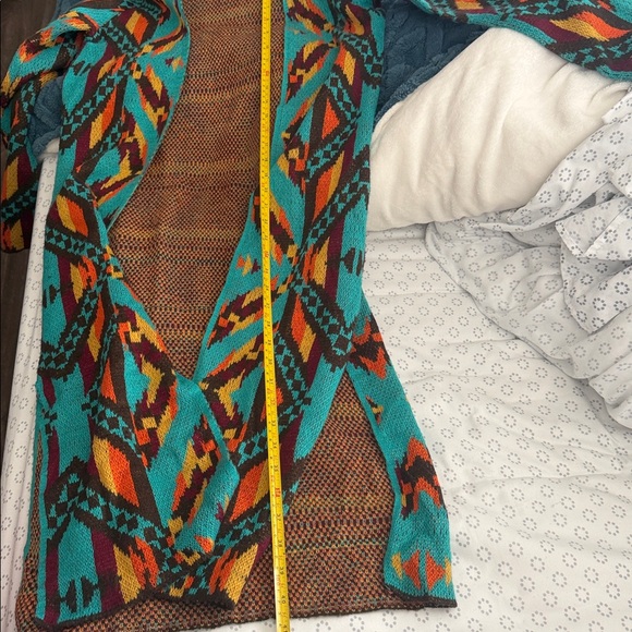 Colorful Geometric Patterned Long Cardigan - Picture 12 of 12